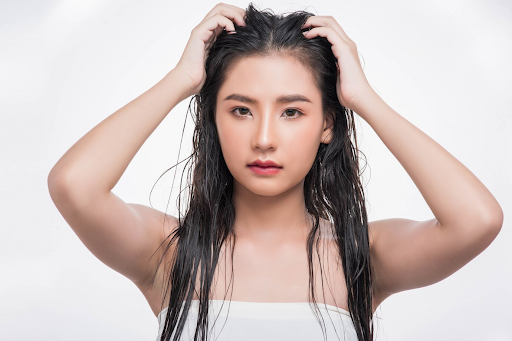 Ditch the Oil: Expert Tips for Managing and Preventing Oily Hair Follicles